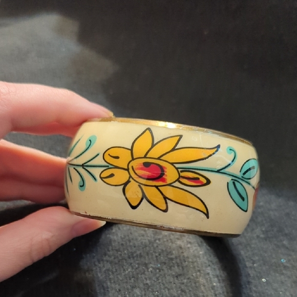 Gold Tone Cream Yellow Sunflower Floral Chunky Bangle Statement Bracelet - Picture 3 of 7